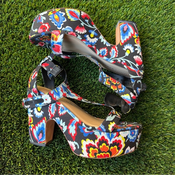 Loeffler Randall Shoes - Loeffler Randall platform sandals